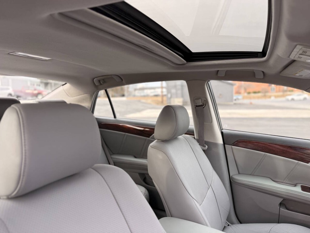 2008 Toyota Avalon Image 13