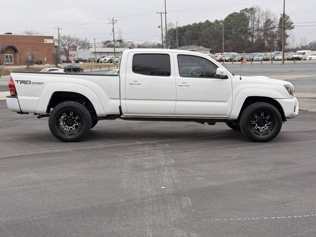 2015 Toyota Tacoma Image 6