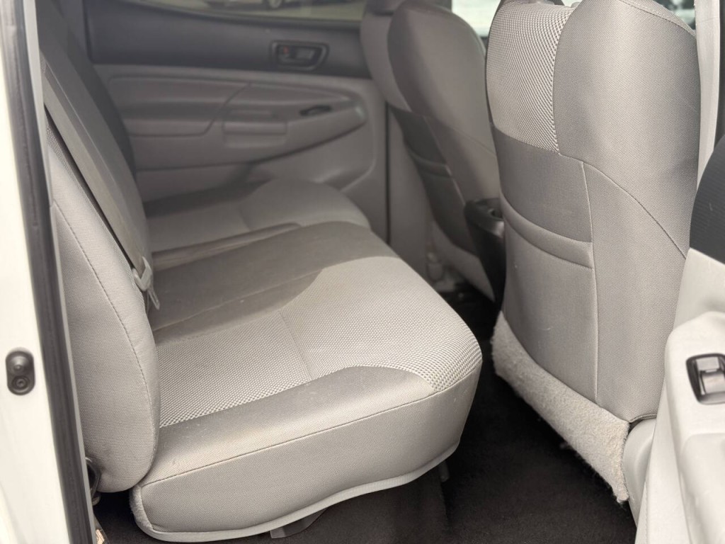2015 Toyota Tacoma Image 10