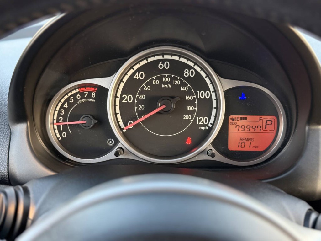 2013 Mazda Mazda2 Image 13