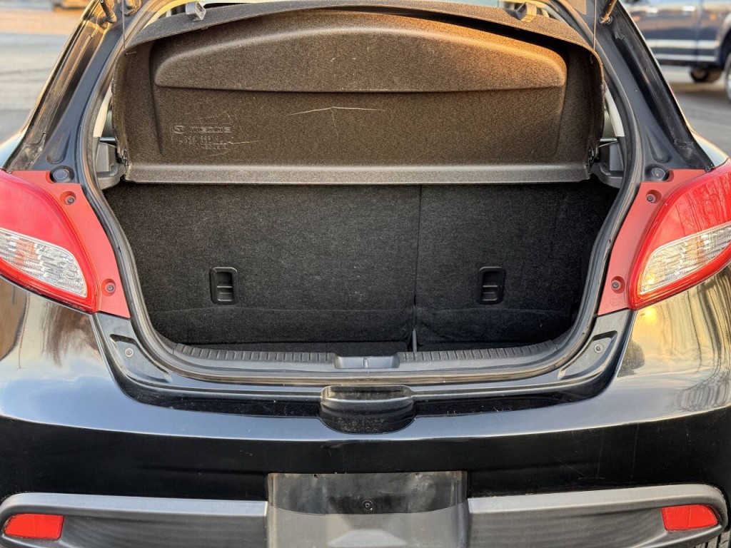 2013 Mazda Mazda2 Image 14