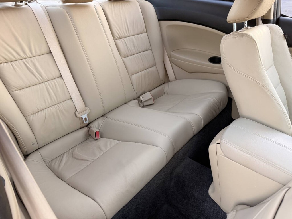 2010 Honda Accord Image 9