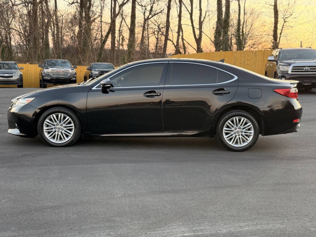 2013 Lexus ES 350 Image 2