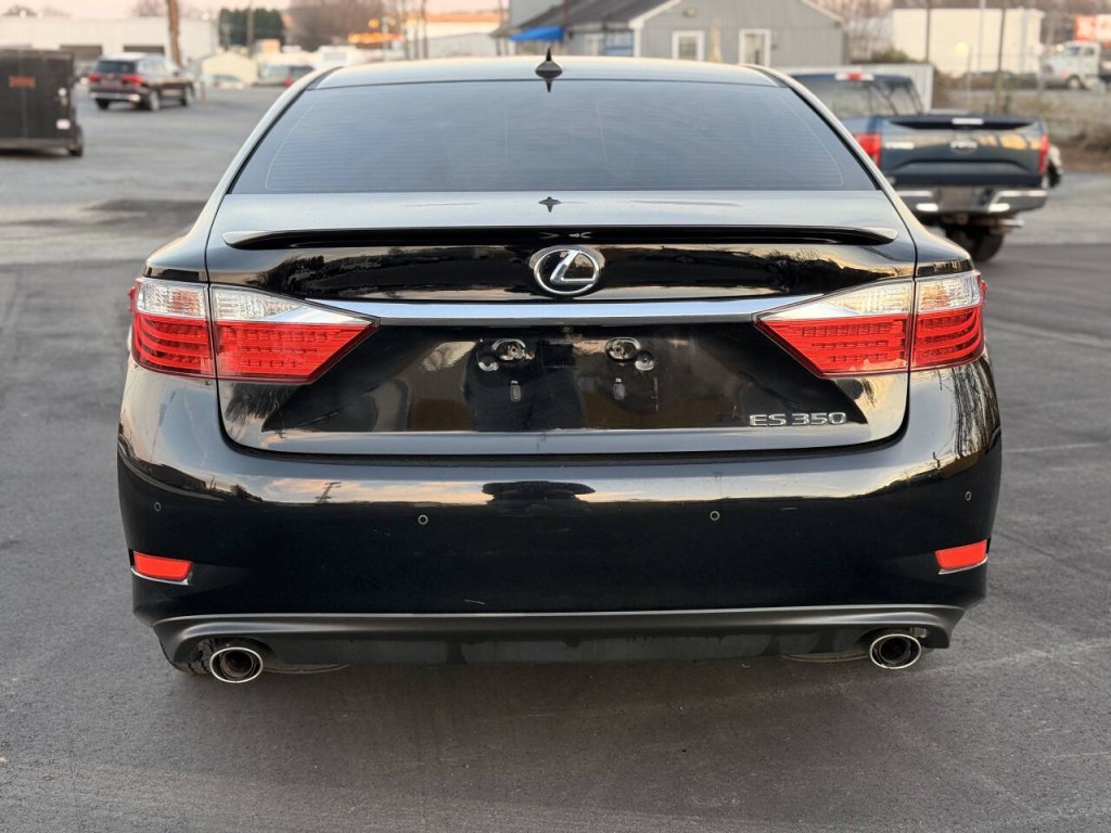 2013 Lexus ES 350 Image 4