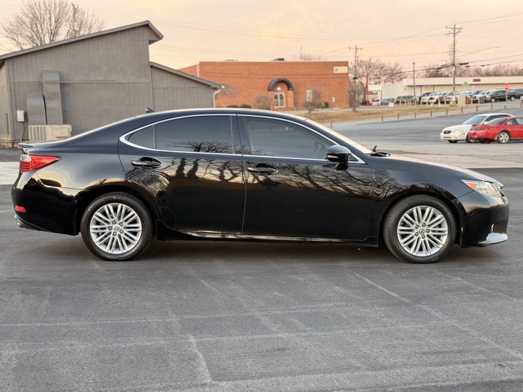 2013 Lexus ES 350 Image 6