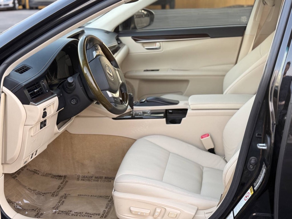 2013 Lexus ES 350 Image 8