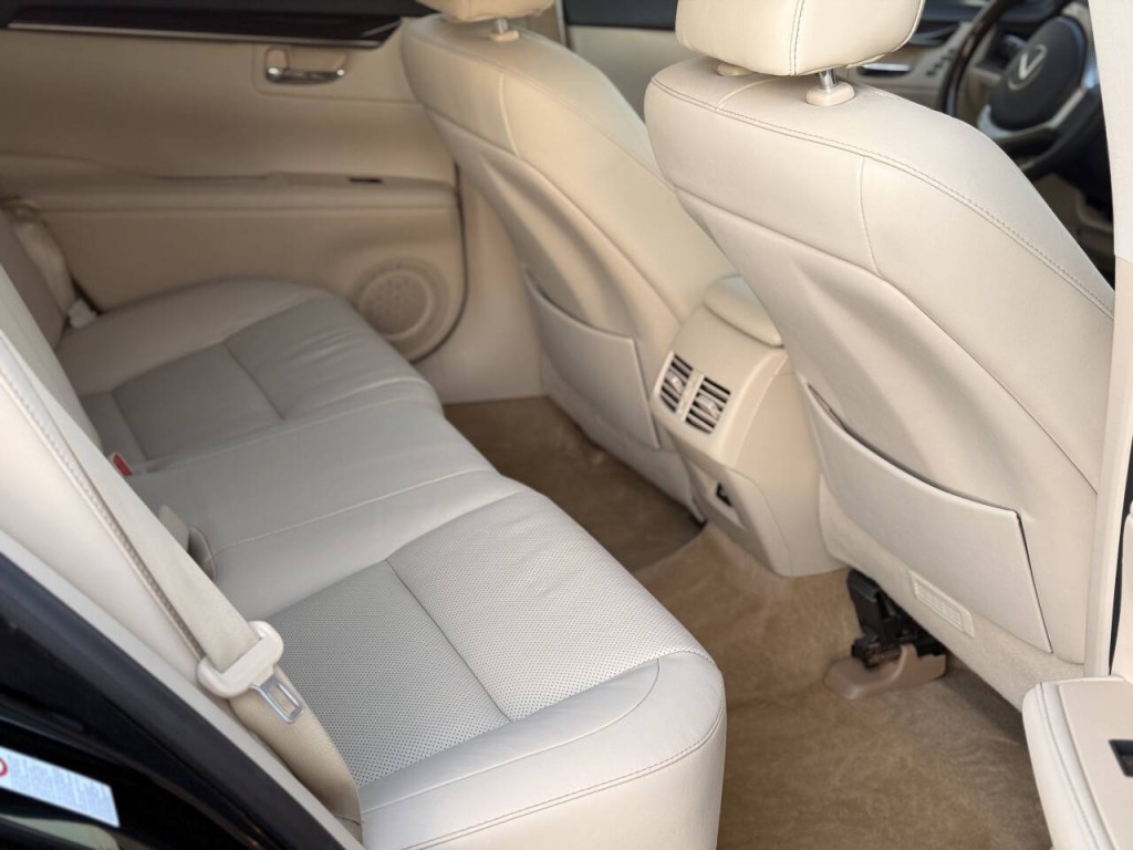 2013 Lexus ES 350 Image 10