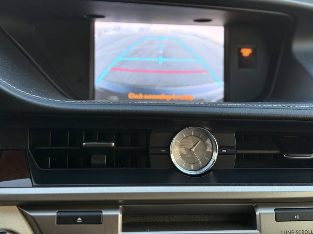 2013 Lexus ES 350 Image 16