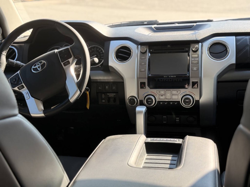 2017 Toyota Tundra Image 11