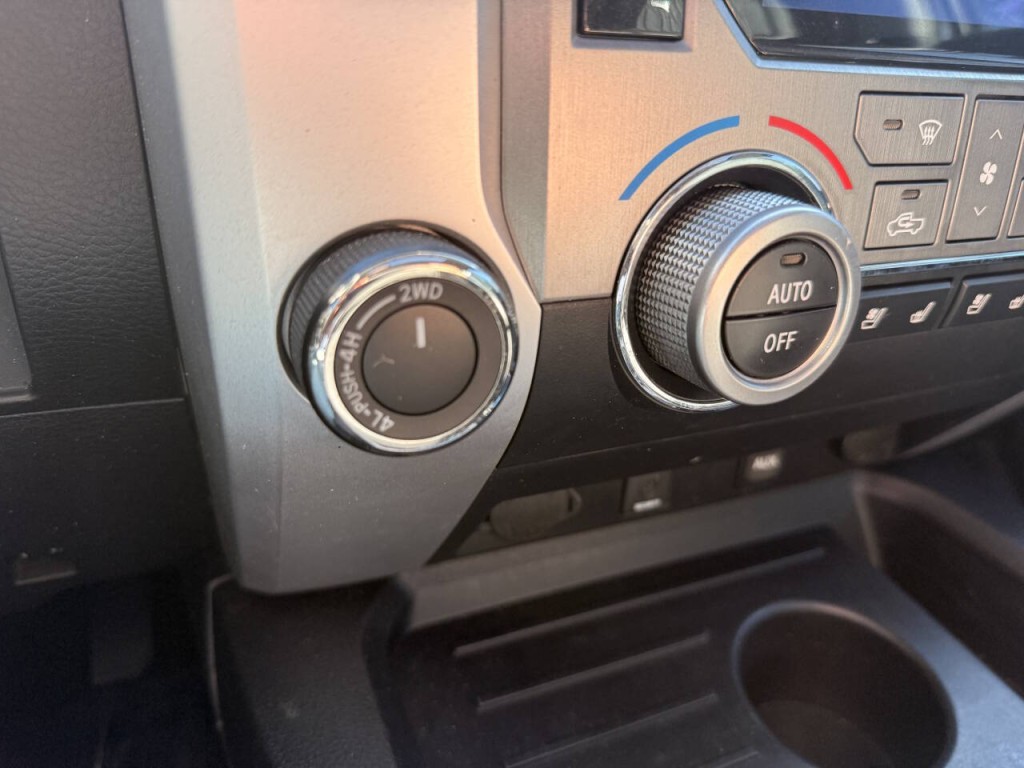 2017 Toyota Tundra Image 16