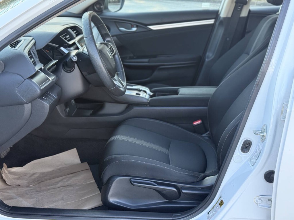 2018 Honda Civic Image 8