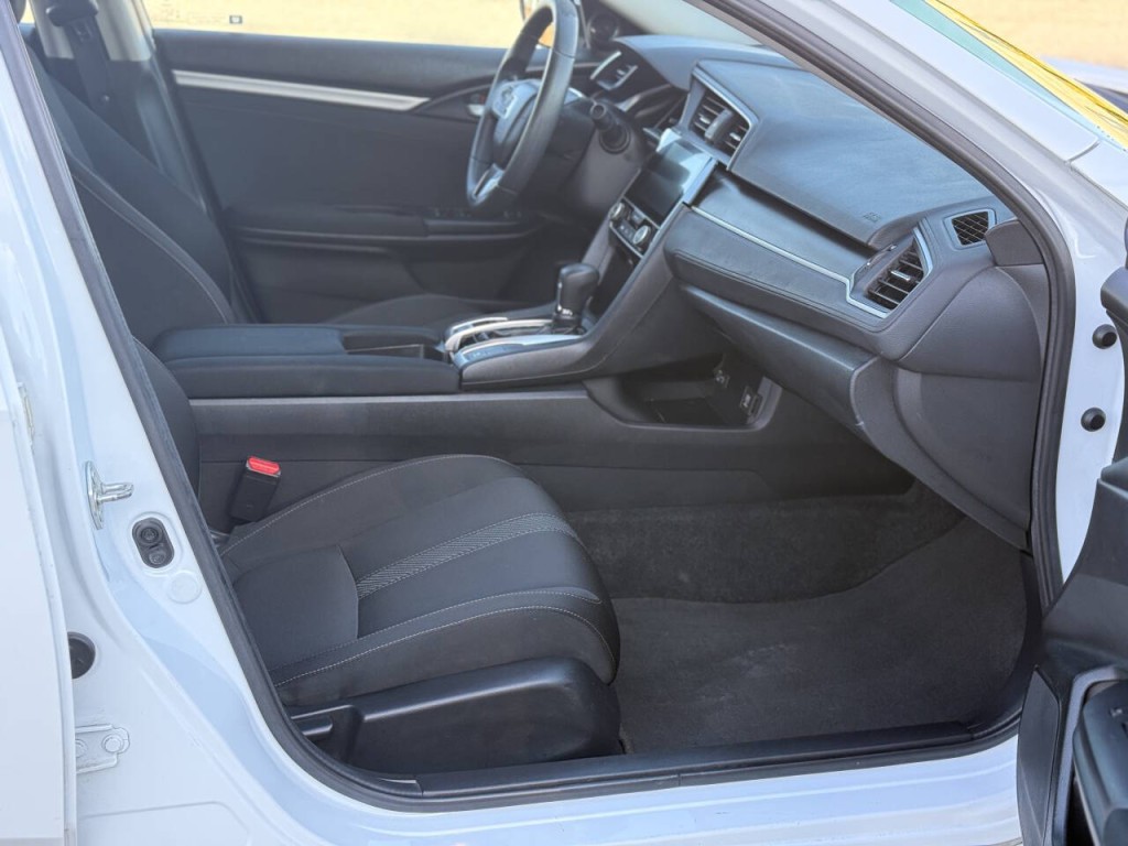 2018 Honda Civic Image 12