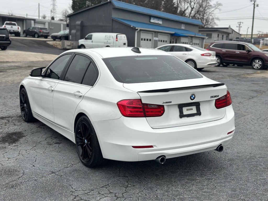 2015 BMW 3 Series Image 3