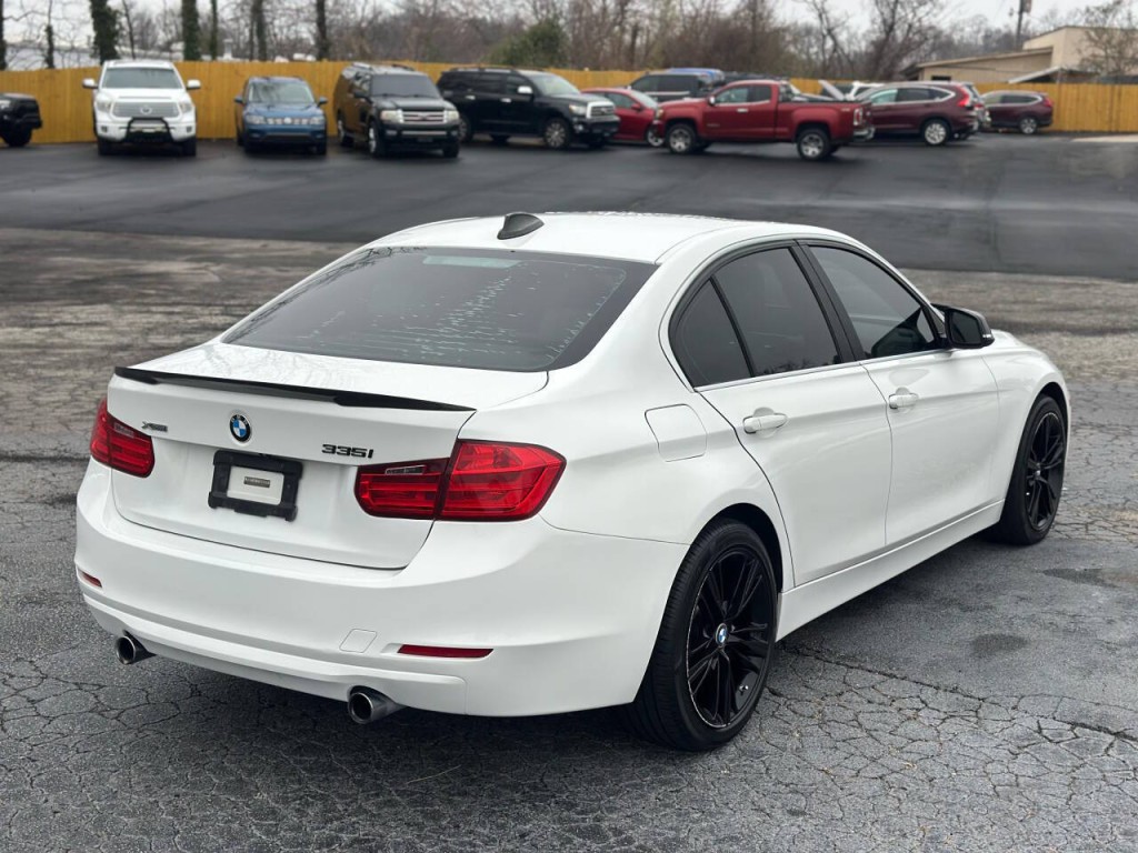 2015 BMW 3 Series Image 4
