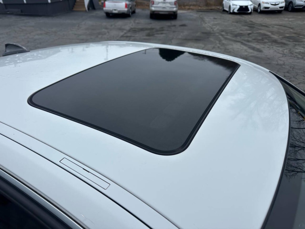 2015 BMW 3 Series Image 14