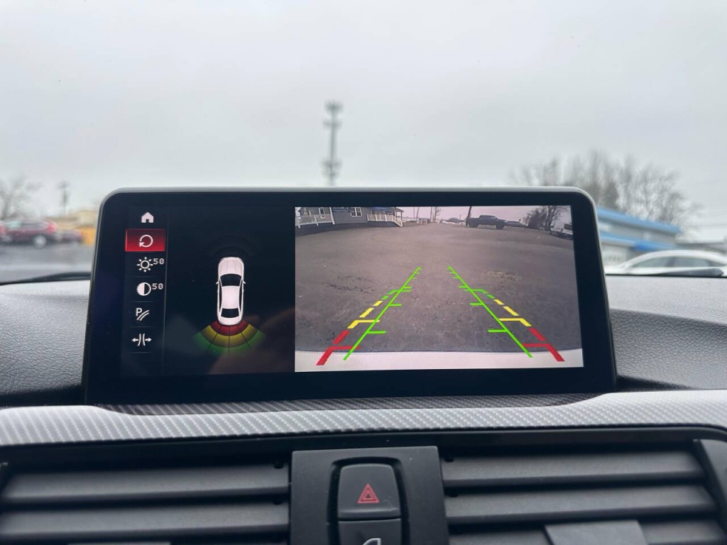 2015 BMW 3 Series Image 16