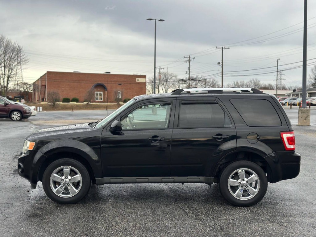2010 Ford Escape Image 2