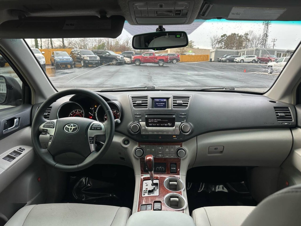 2012 Toyota Highlander Image 11