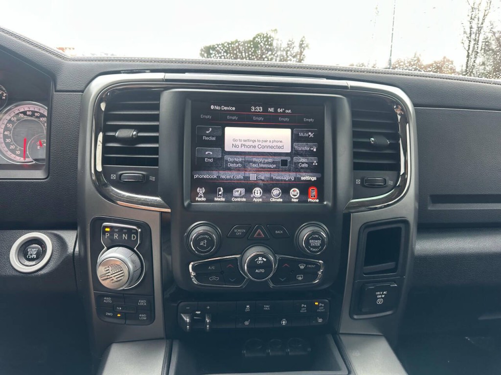 2016 RAM 1500 Image 16