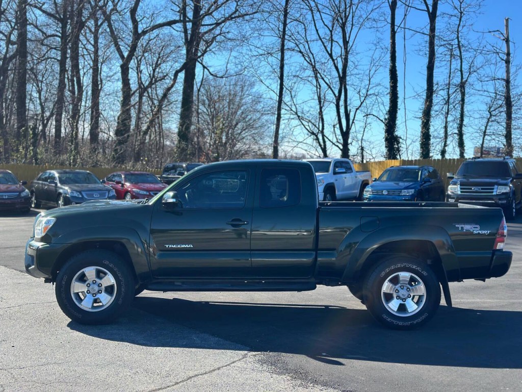 2013 Toyota Tacoma Image 2
