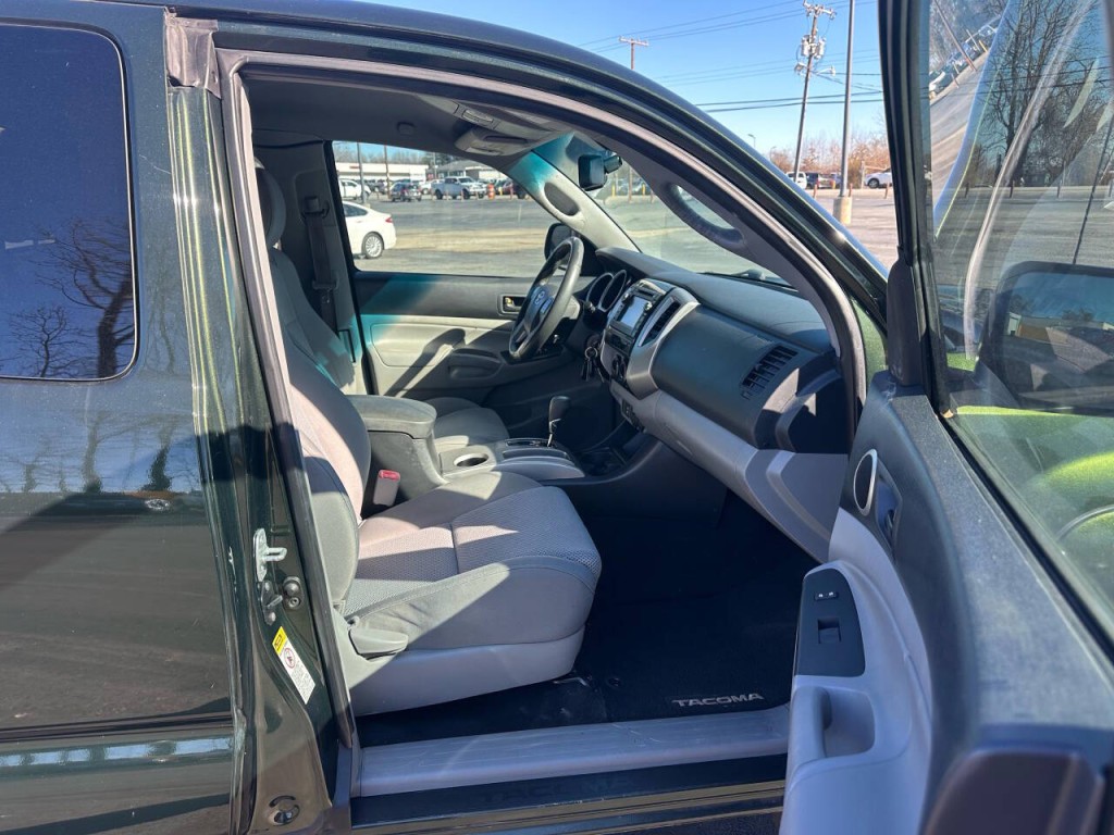 2013 Toyota Tacoma Image 11