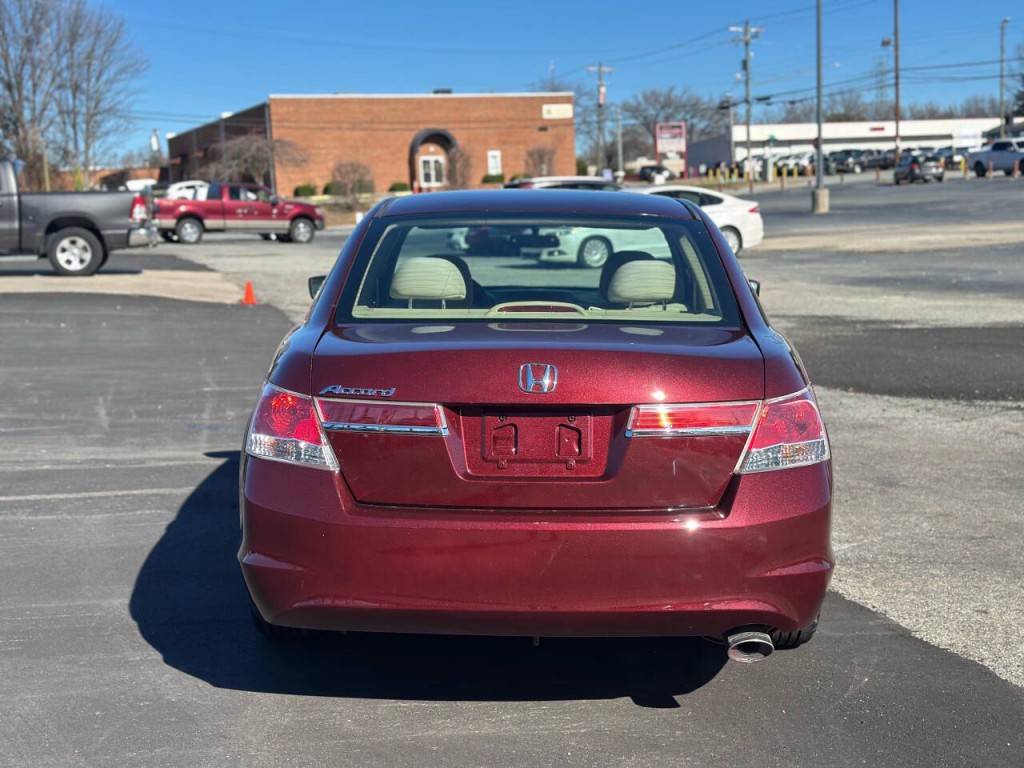 2011 Honda Accord Image 4