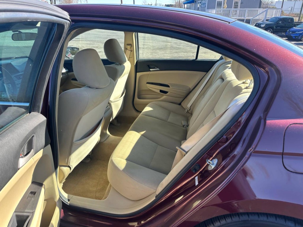 2011 Honda Accord Image 9
