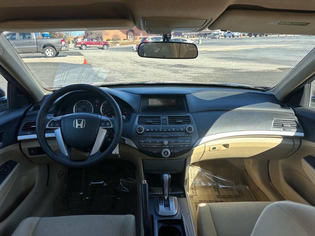2011 Honda Accord Image 10