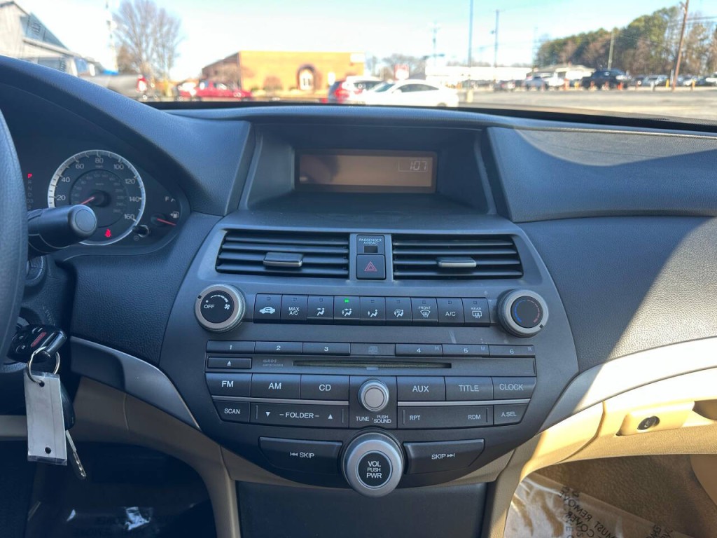 2011 Honda Accord Image 12