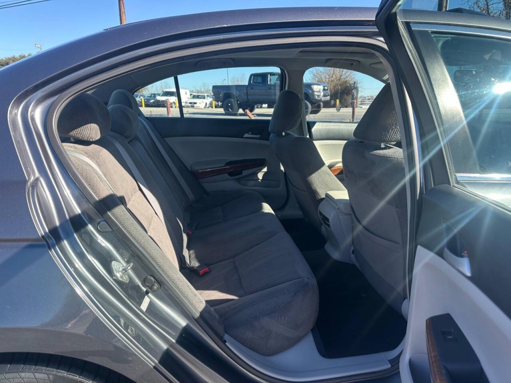 2012 Honda Accord Image 11