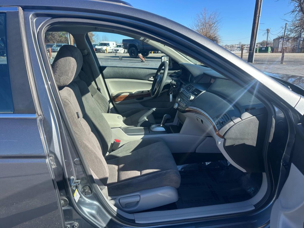 2012 Honda Accord Image 12