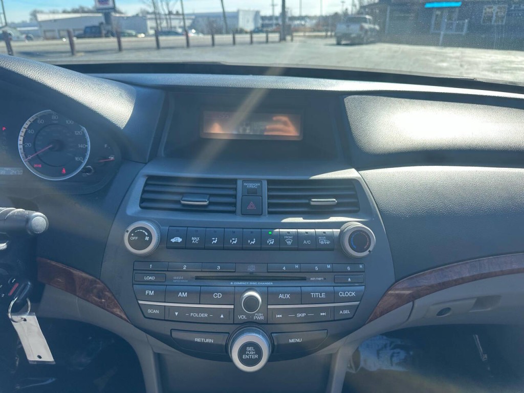 2012 Honda Accord Image 13