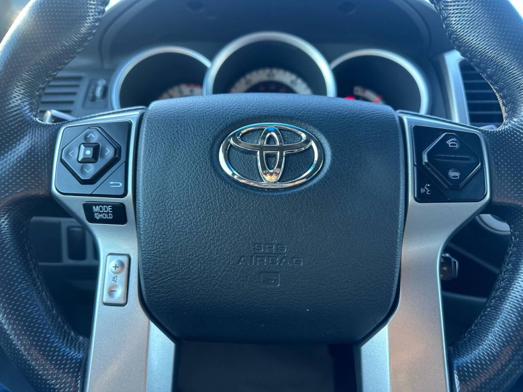2015 Toyota Tacoma Image 15