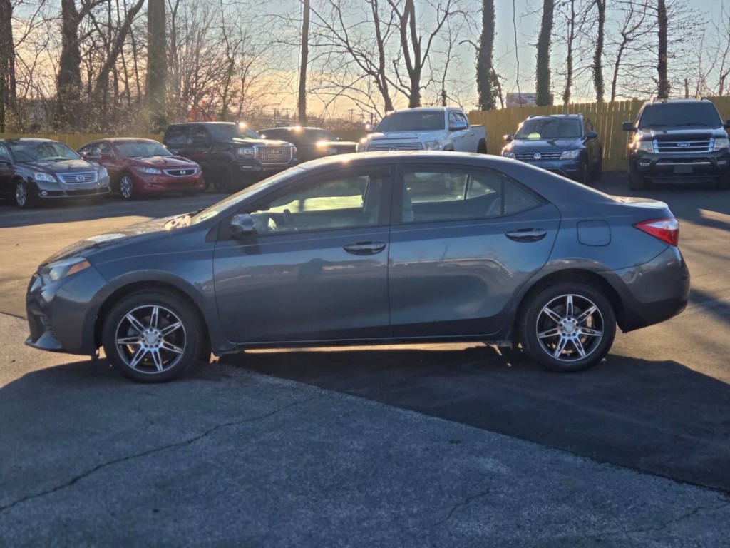 2016 Toyota Corolla Image 2