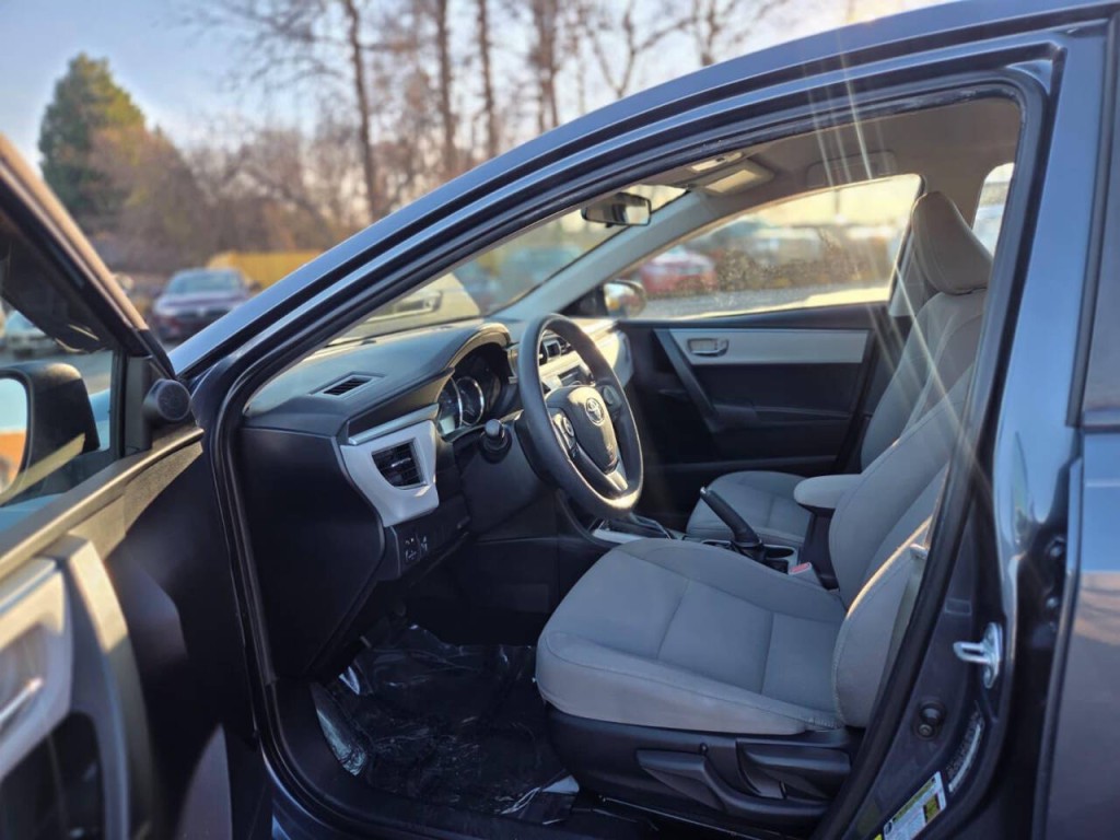 2016 Toyota Corolla Image 8