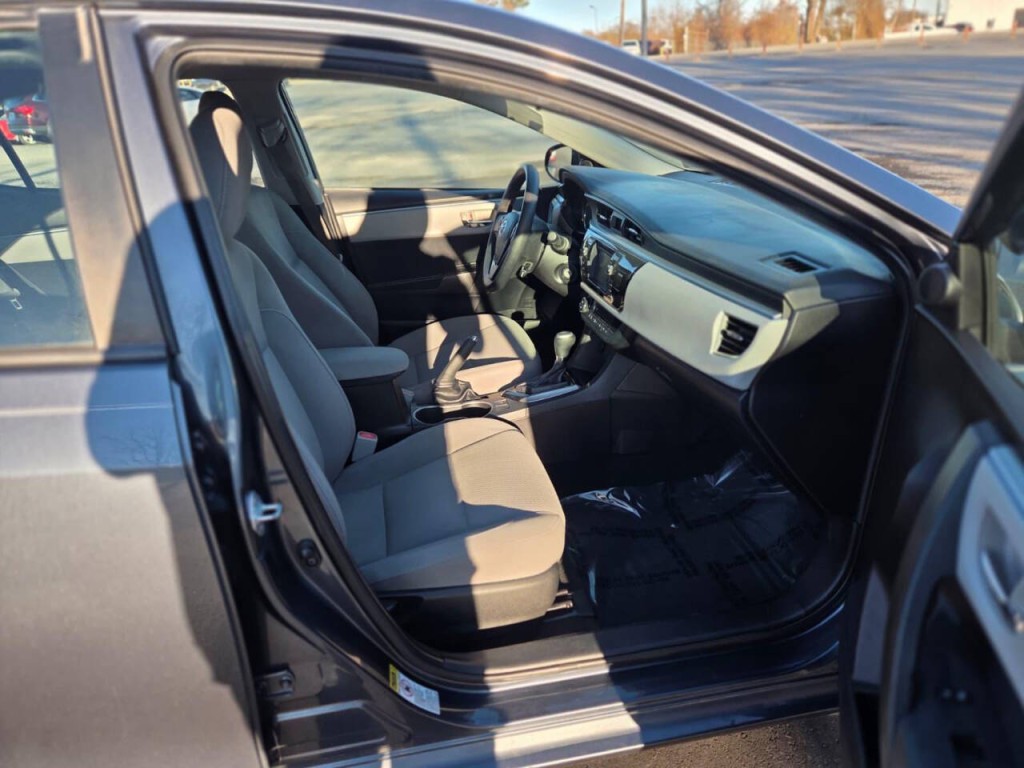 2016 Toyota Corolla Image 11