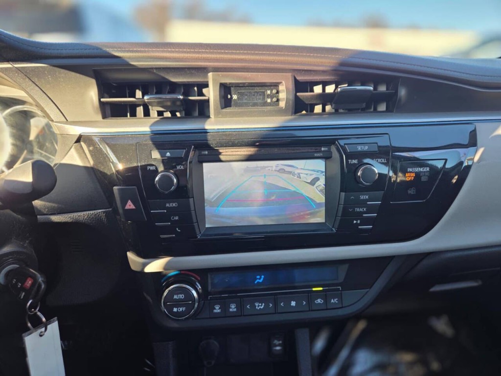 2016 Toyota Corolla Image 12