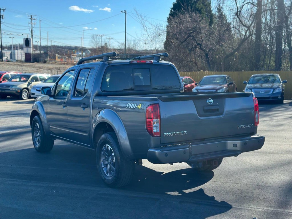 2018 Nissan Frontier Image 3