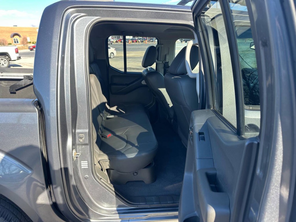 2018 Nissan Frontier Image 10