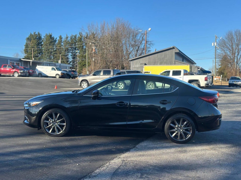 2018 Mazda Mazda3 Image 2