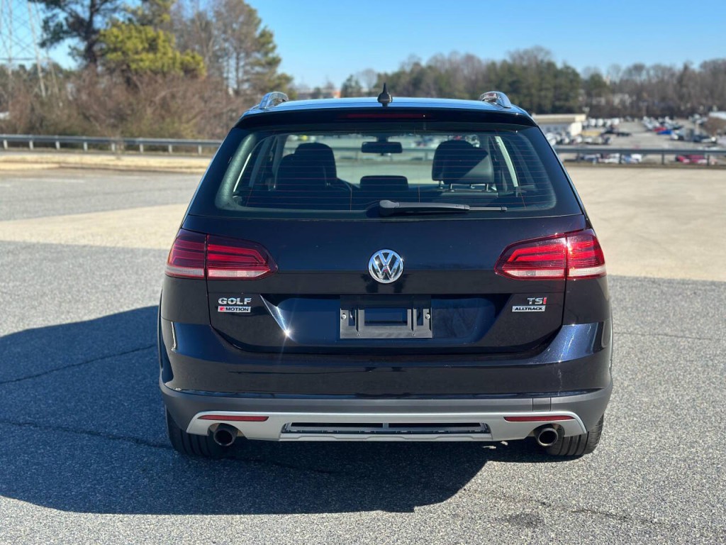 2018 Volkswagen Golf Image 5