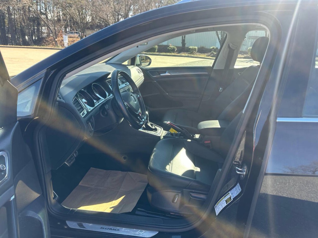 2018 Volkswagen Golf Image 9