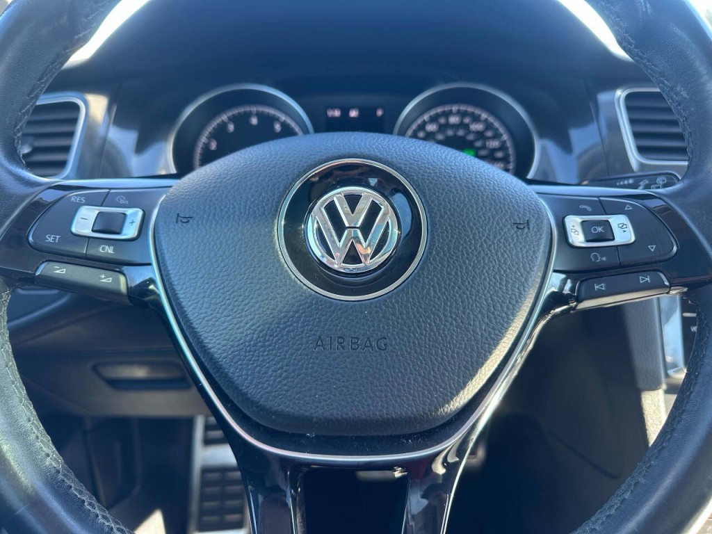 2018 Volkswagen Golf Image 16