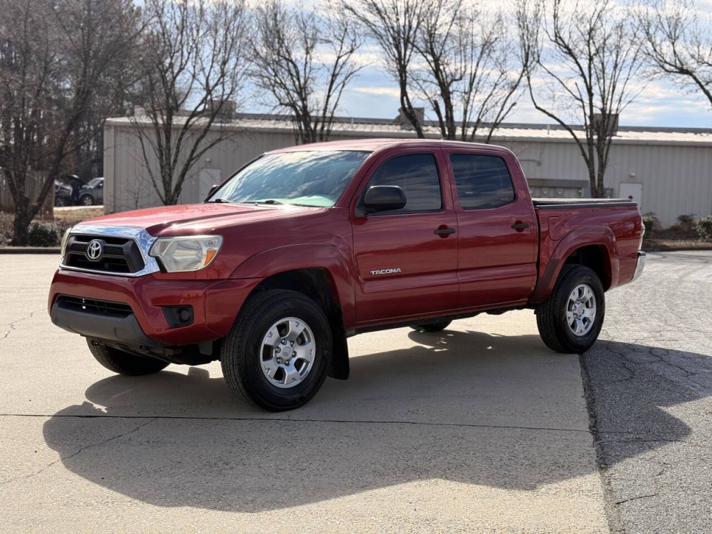 2015 Toyota Tacoma Image 1