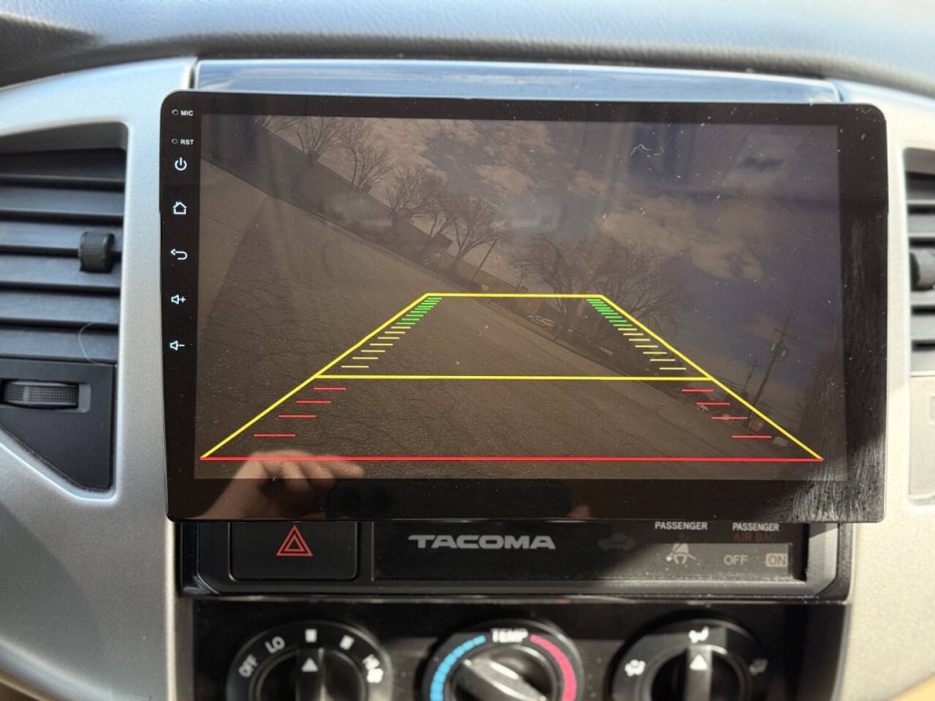 2015 Toyota Tacoma Image 14