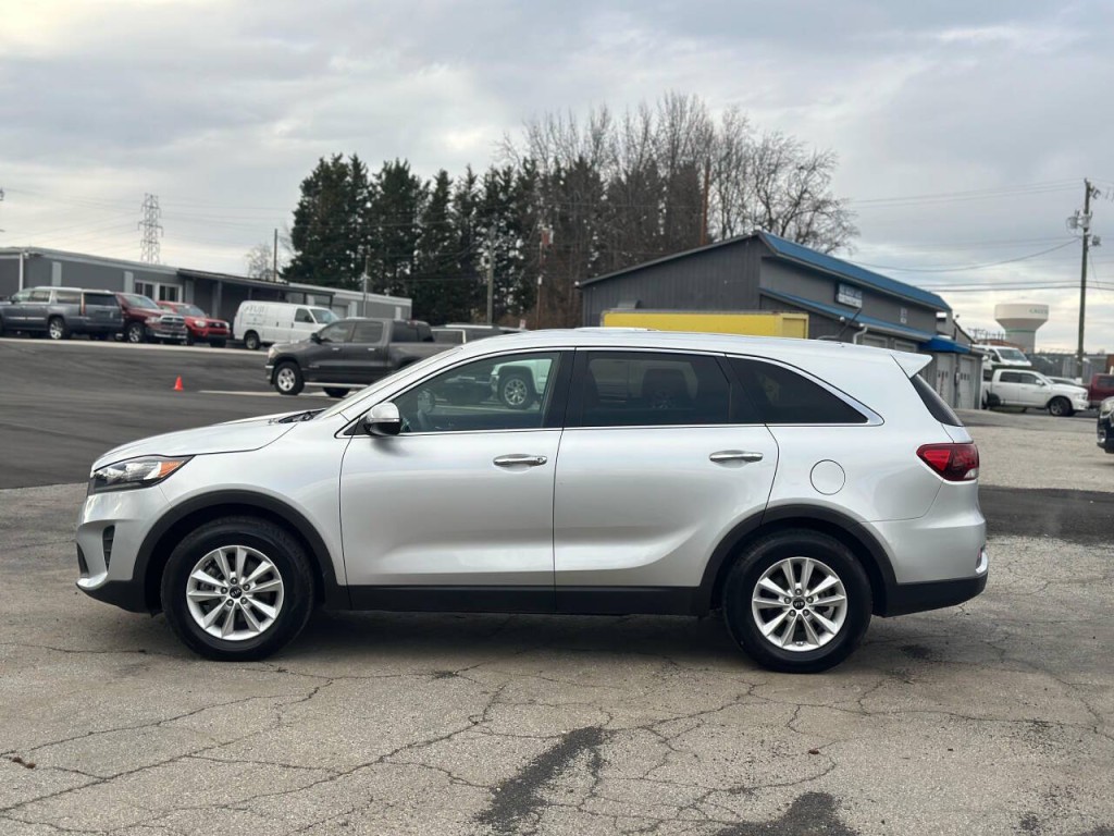 2019 Kia Sorento Image 2