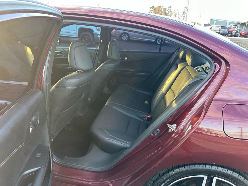 2016 Honda Accord Image 9