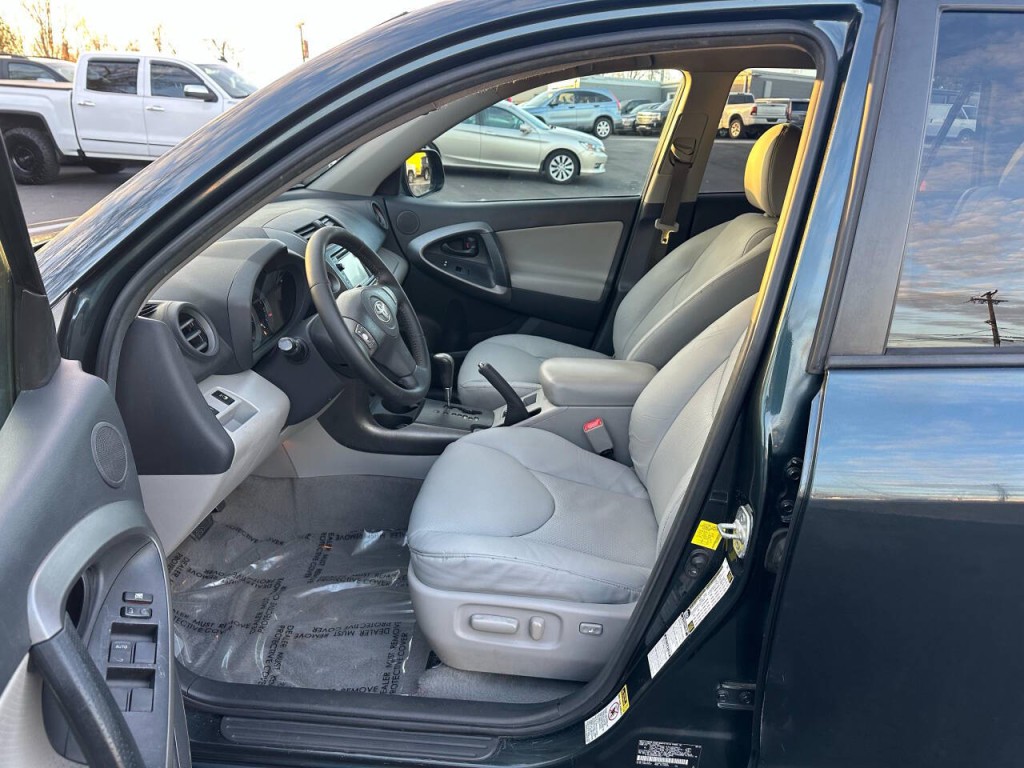 2012 Toyota Rav4 Image 8