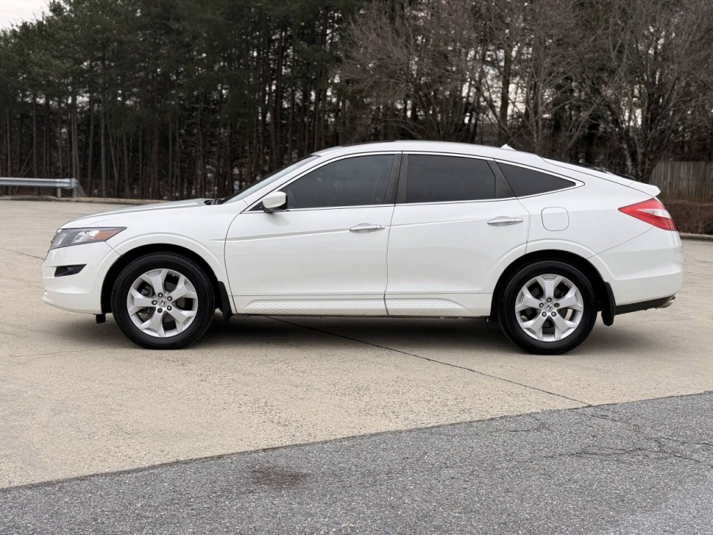 2011 Honda Crosstour Image 2