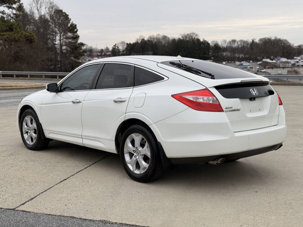 2011 Honda Crosstour Image 3